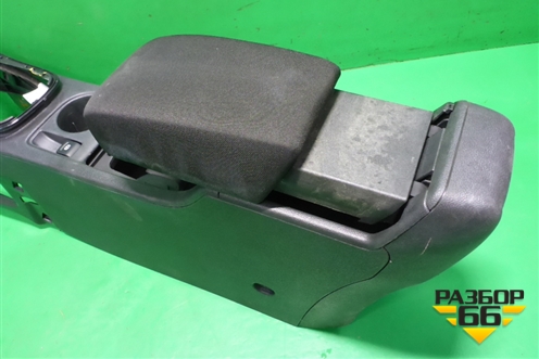 Подлокотник (13317404) для Opel Astra J с 2009г