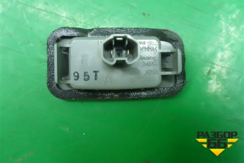 Фонарь подсветки номера (8127053030) для Toyota Camry V70 с 2017г