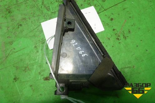 Накладка двери задней правой (уголок) (6748748040) для Lexus RX 300/330/350 с 2003-2009г