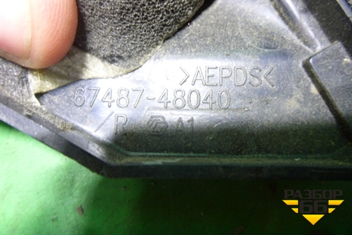 Накладка двери задней правой (уголок) (6748748040) для Lexus RX 300/330/350 с 2003-2009г