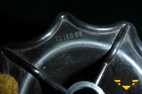 Болт крепления запасного колеса (1315006) для Opel Astra J с 2009г