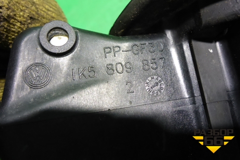 Лючок бензобака (1K5809857) для Volkswagen Jetta с 2005-2011г