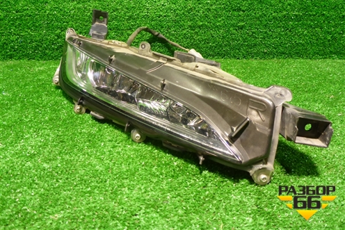 Фара противотуманная правая (после 2019г Led) (8121048060) для Lexus RX 350 c 2015г