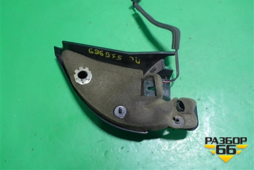 Накладка двери передней левой уголок (1K5837973) для Volkswagen Jetta с 2005-2011г