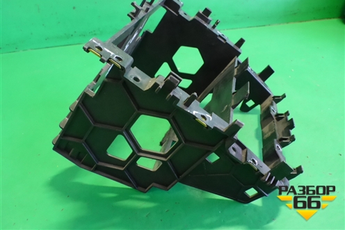 Кронштейн (крепления магнитолы) (1K0858089) для Volkswagen Jetta с 2005-2011г