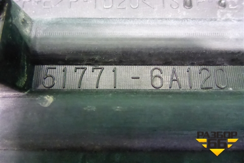Накладка подножки правой (517716A120) для Lexus LX-570 с 2007-2015г