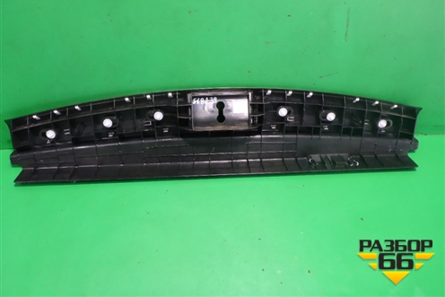 Обшивка багажника на заднюю панель (A1646900987) для Mercedes Benz ML-Klass W164 c 2005-2011г