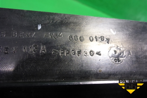 Накладка на торпедо (левая под рулём) (A1646800187) для Mercedes Benz ML-Klass W164 c 2005-2011г