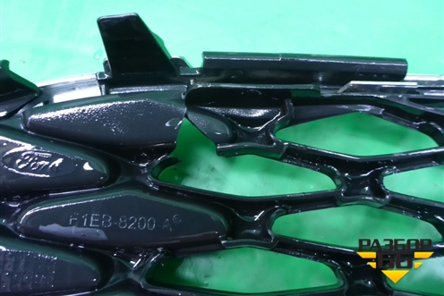 Решетка радиатора (после 2015г) (F1EB8200A) для Ford Focus 3 с 2011г