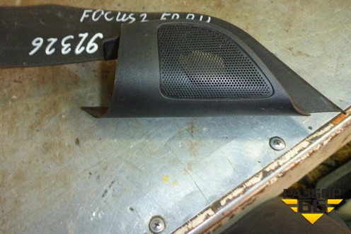 Накладка двери передней правой уголок для Ford Focus 2 с 2008-2011г