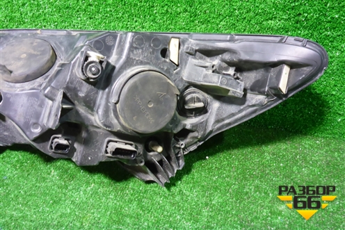 Фара правая (галоген) (260108765R) для Renault Kaptur с 2016г