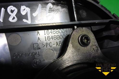 Решетка динамика (на торпедо) (A1646800418) для Mercedes Benz ML-Klass W164 c 2005-2011г