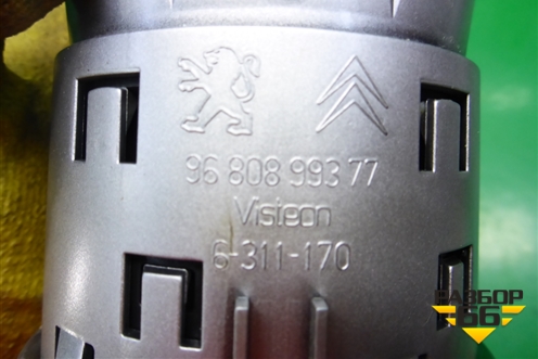 Дефлектор воздушный (9680899377) для Peugeot Partner Tepee с 2008г