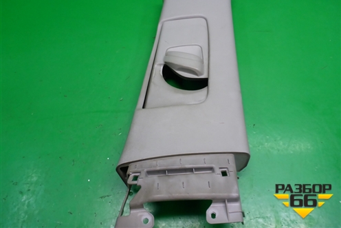 Обшивка стойки центральная верхняя правая (6241002070) для Toyota Auris с 2006-2012г