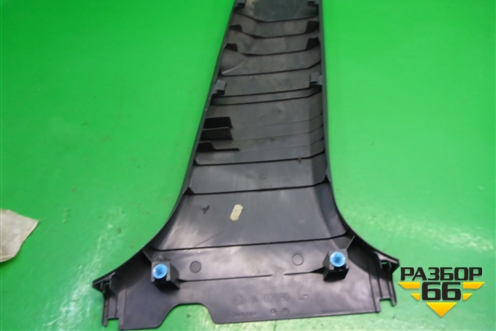 Обшивка стойки центральная нижняя левая (6241402080) для Toyota Auris с 2006-2012г