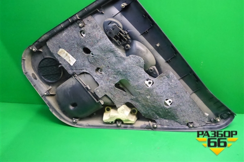 Обшивка двери задней левой под механику (6778802010) для Toyota Auris с 2006-2012г