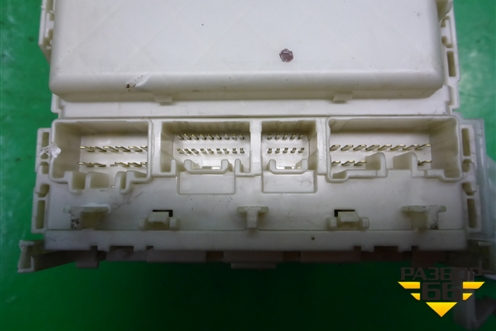 Блок предохранителей салонный (8273002130) для Toyota Auris с 2006-2012г