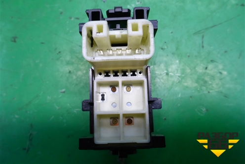 Кнопка стеклоподъёмника для Toyota Auris с 2006-2012г