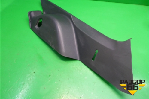 Обшивка стойки задняя нижняя правая (6255102080) для Toyota Auris с 2006-2012г