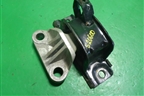 Опора КПП левая (1.2л Z12XEP РКПП) (5684199) для Opel Corsa D с 2006-2014г