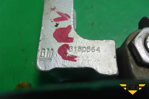 Петля двери передней правой верхняя (13180564) для Opel Corsa D с 2006-2014г