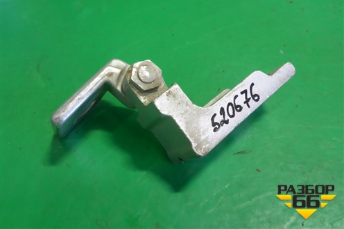Петля двери передней правой нижняя (13180568) для Opel Corsa D с 2006-2014г