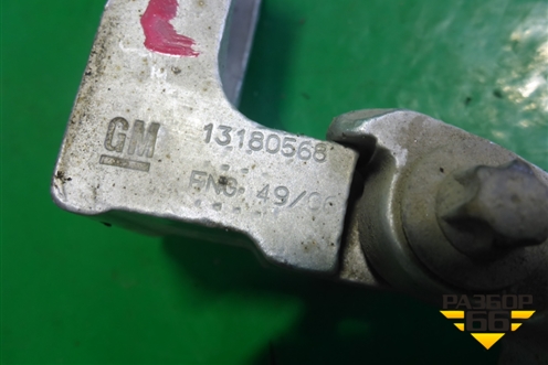 Петля двери передней правой нижняя (13180568) для Opel Corsa D с 2006-2014г