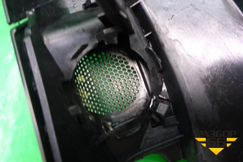 Накладка двери передней правой (3M51R23408AD) для Ford C-MAX с 2003-2010г