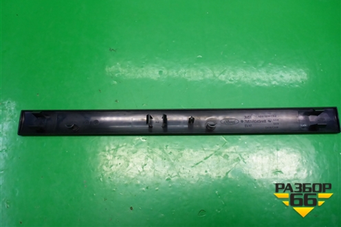 Накладка на торпедо (правая) (7M51R045H48) для Ford C-MAX с 2003-2010г