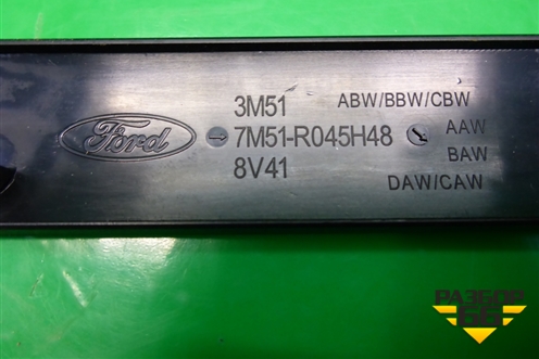 Накладка на торпедо (правая) (7M51R045H48) для Ford C-MAX с 2003-2010г