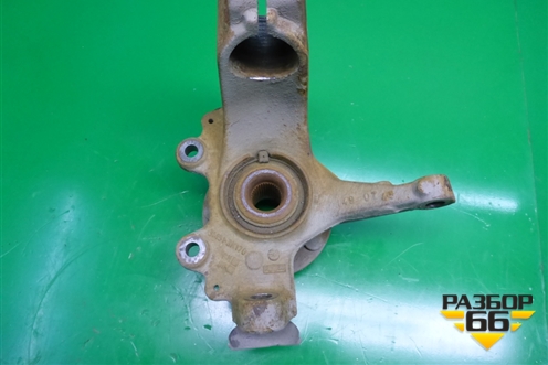Кулак поворотный передний правый для Ford C-MAX с 2003-2010г