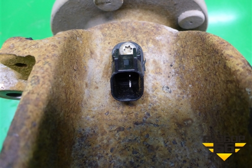 Кулак поворотный передний правый для Ford C-MAX с 2003-2010г