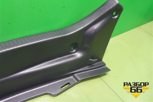 Обшивка багажника на заднюю панель (5838733140) для Toyota Camry V70 с 2017г