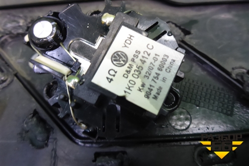 Обшивка двери задней левой под электрику (седан) для Volkswagen Jetta с 2005-2011г