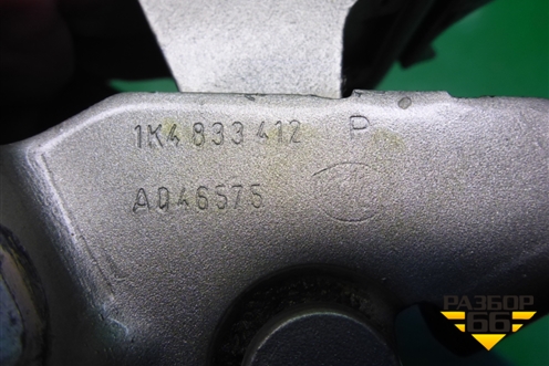 Петля двери задней правой нижняя (1K4833412P) для Volkswagen Jetta с 2005-2011г