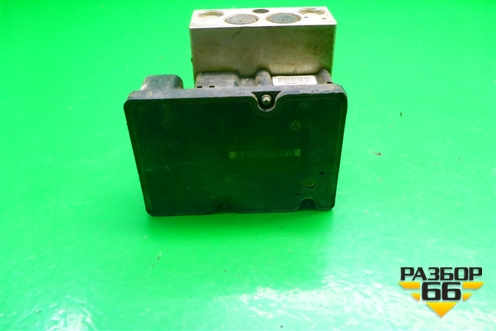 Блок ABS (7L0614111D) для Volkswagen Touareg c 2002-2010г