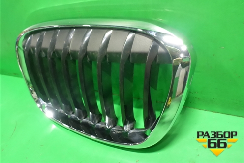Решетка радиатора левая (51712407732) ( 7383363) для BMW X1 F48 с 2014г