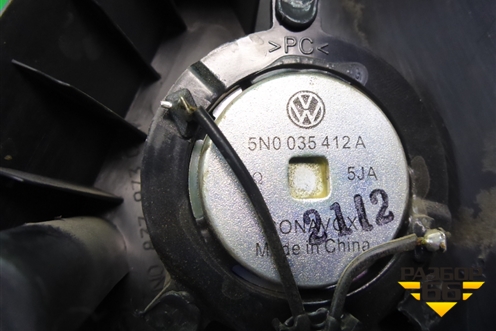 Накладка двери передней левой уголок (5N0837973G) для Volkswagen Tiguan с 2011-2016г