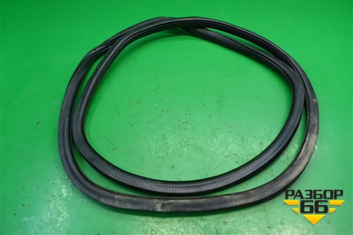 Уплотнитель двери (задней правой на кузов) (5N0867913) для Volkswagen Tiguan с 2011-2016г