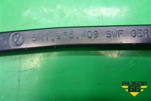 Поводок стеклоочистителя правый (5N1955409) для Volkswagen Tiguan с 2011-2016г