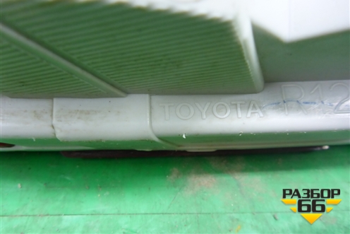 Фонарь в задний бампер правый (8158160240) для Toyota Land Cruiser Prado(150) с 2009г