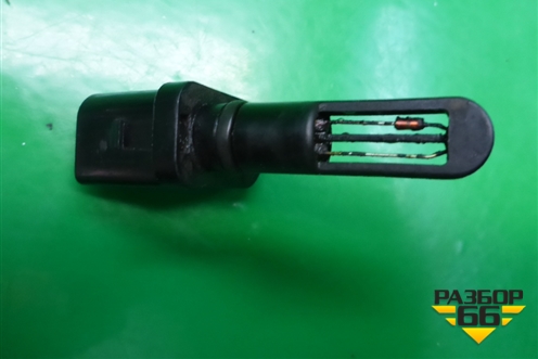 Датчик температуры (2.0л CAW) (06B905379D) для Volkswagen Tiguan с 2011-2016г