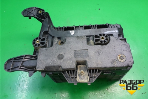 Ящик под аккумулятор (1K0915333) для Volkswagen Tiguan с 2011-2016г