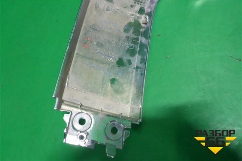 Накладка переднего бампера правая (верхняя) (6407A336) для Mitsubishi L 200 c 2015г