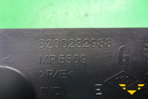 Держатель задней полки левый (8200232988) для Renault Megane 2 с 2002-2009г