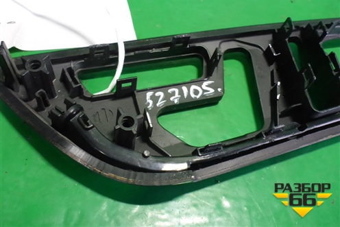 Накладка двери передней левой (на обшивку) (A1667203522) для Mercedes Benz ML-Klass W166 c 2011г