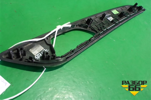 Накладка двери задней левой (на обшивку) (A1667301522) для Mercedes Benz ML-Klass W166 c 2011г