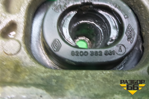 Опора КПП левая (8200352881) для Renault Megane 2 с 2002-2009г