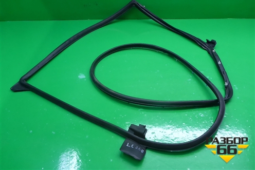 Уплотнитель двери (задней правой) (6787160110) для Toyota Land Cruiser (200) с 2008г