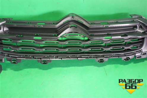 Решетка радиатора (новая) (DS4с2011г) для Citroen DS4 с 2011г (DS4С2011Г)